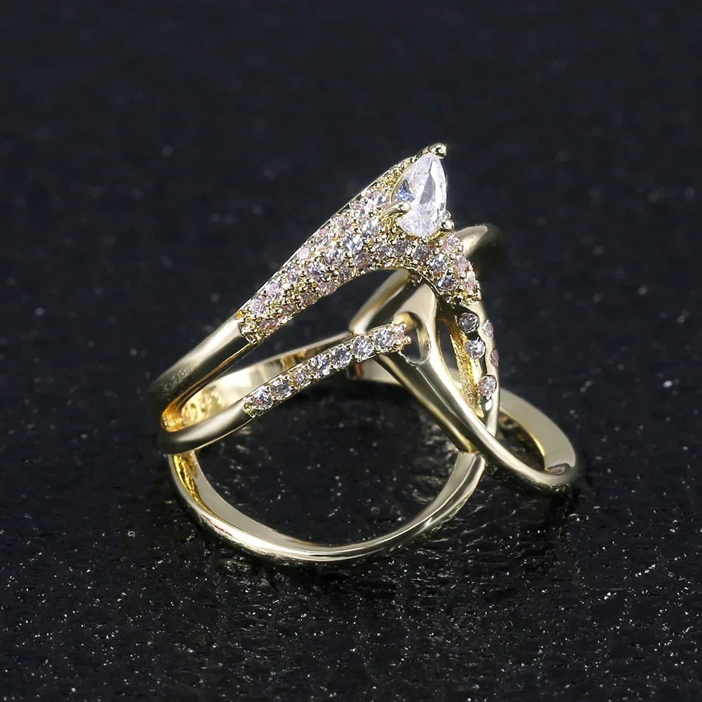 Luxury Magical Ring with Golden Twist