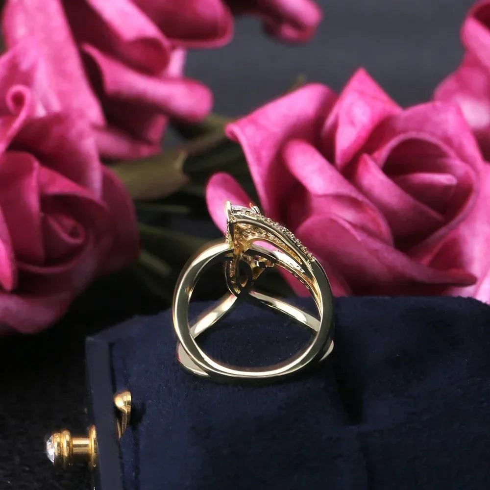 Luxury Magical Ring with Golden Twist